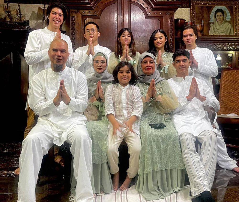potret Lebaran keluarga Ahmad Dhani (instagram.com/alghazali7)