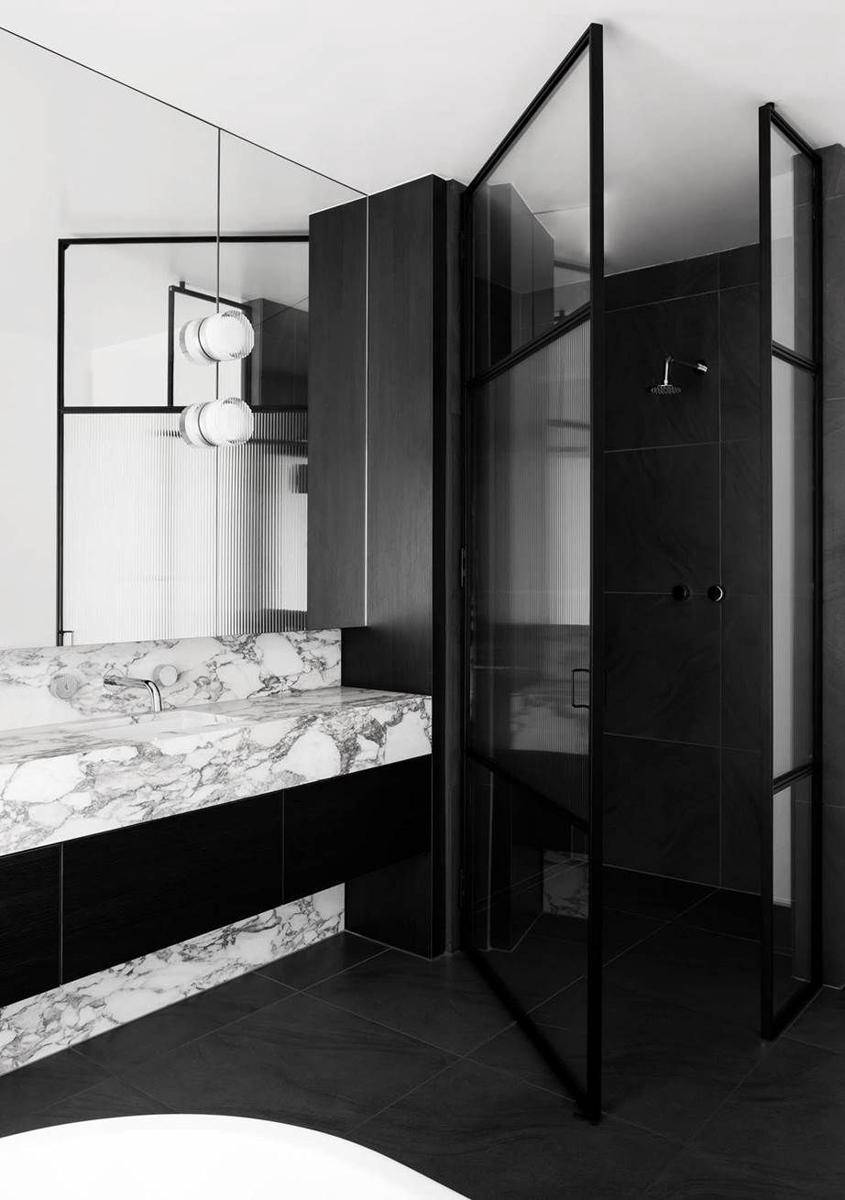 Desain Rumah Bernuansa Hitam Putih (homestolove.com.au)