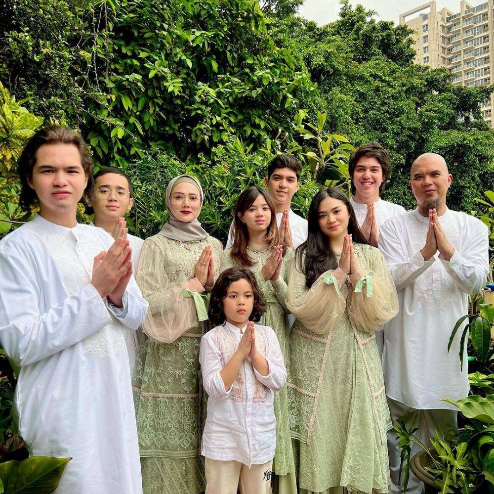 potret Lebaran keluarga Ahmad Dhani (instagram.com/mulanjameela1)