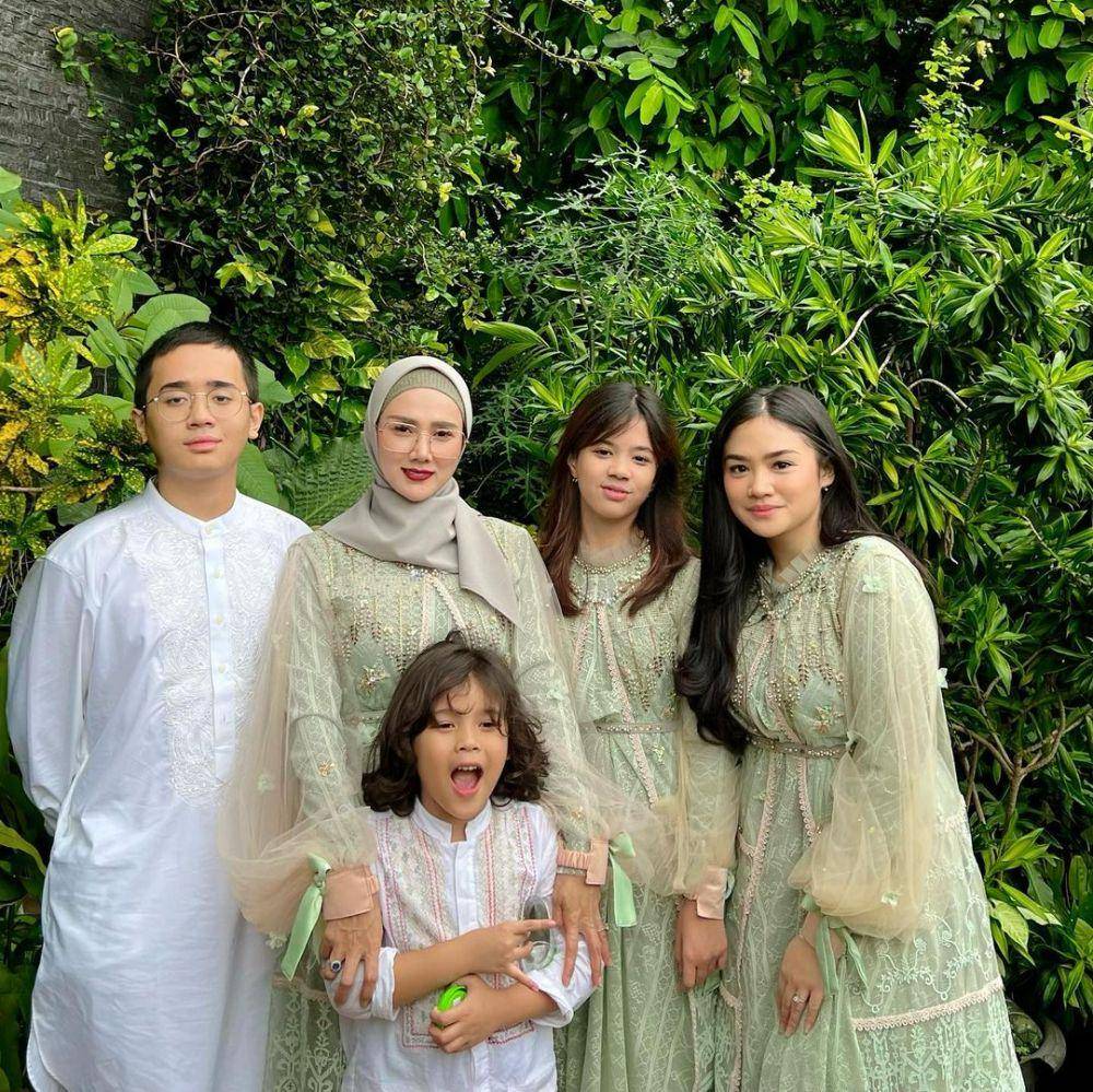potret Lebaran keluarga Ahmad Dhani (instagram.com/mulanjameela1)
