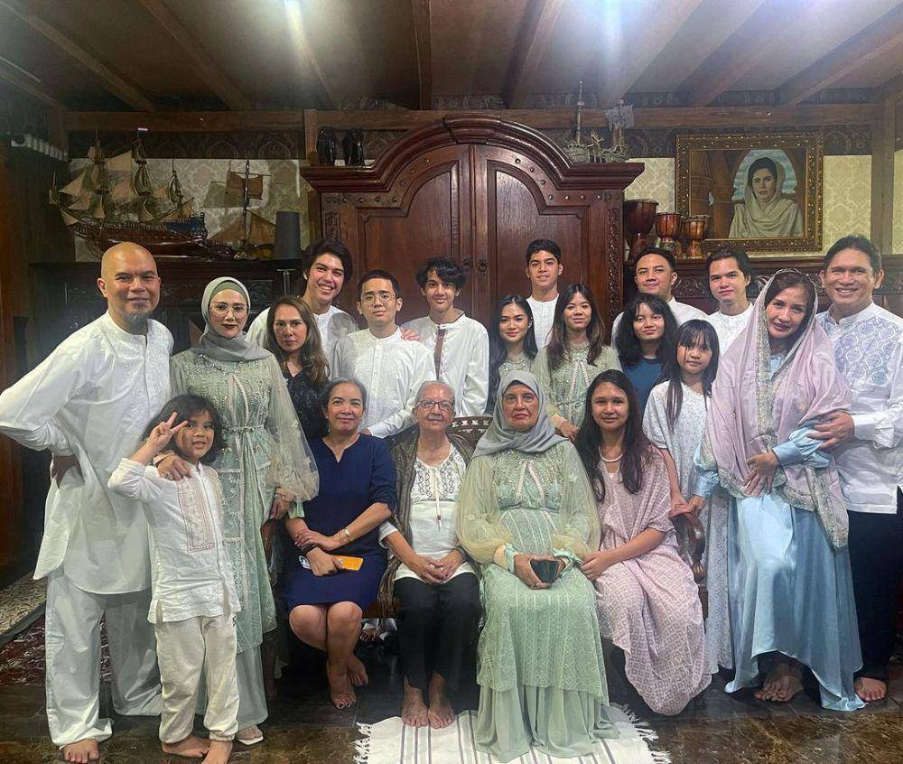 potret Lebaran keluarga Ahmad Dhani (instagram.com/alghazali7)