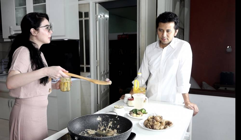 momen Arumi Bachsin masak menu lebaran (youtube.com/arumibachsin94)