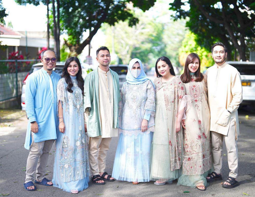 8 Momen Lebaran Mama Amy, Kumpul Lengkap Sama Anak