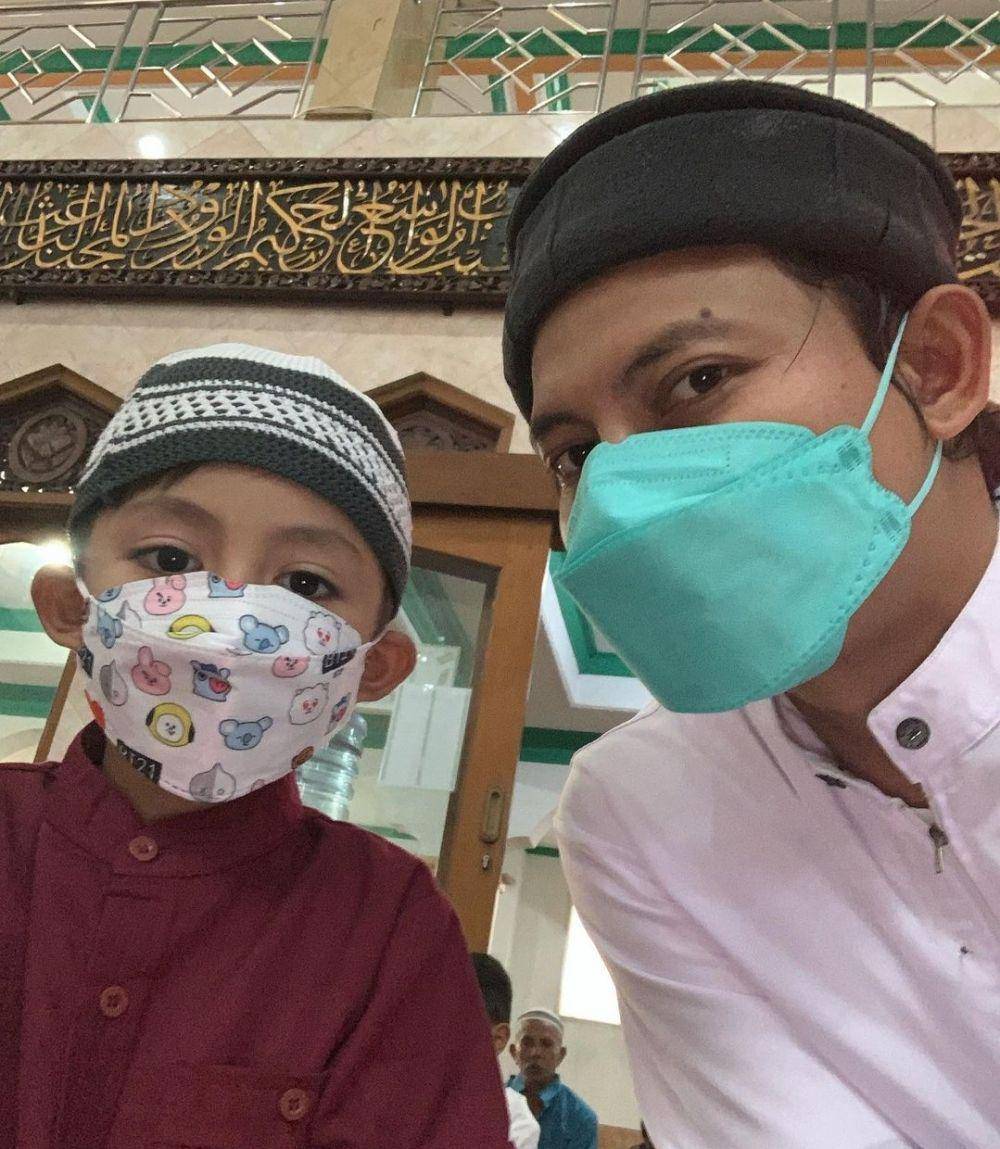 potret Aden Bajaj dan anak (instagram.com/adenbajaj)