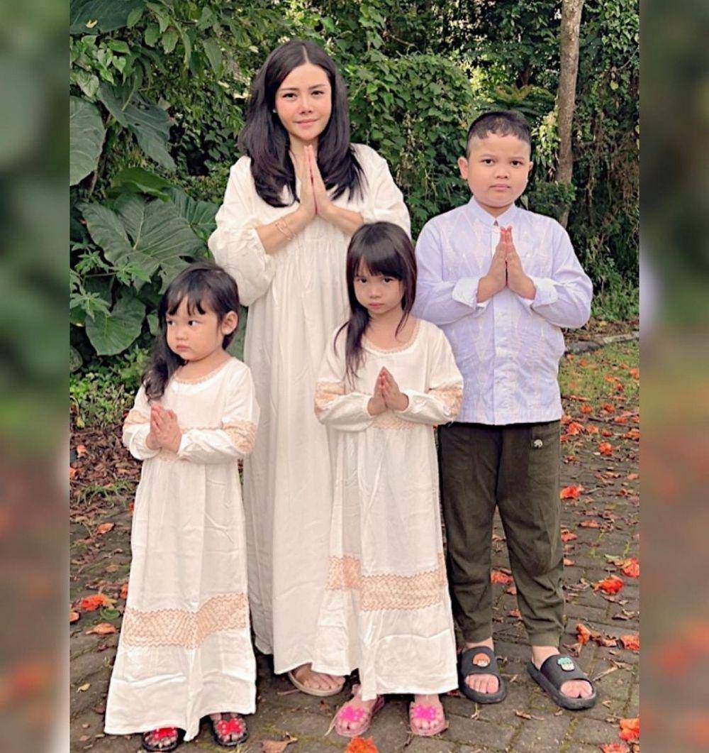 potret Mawar AFI bersama tiga anaknya (instagram.com/mysamawar)