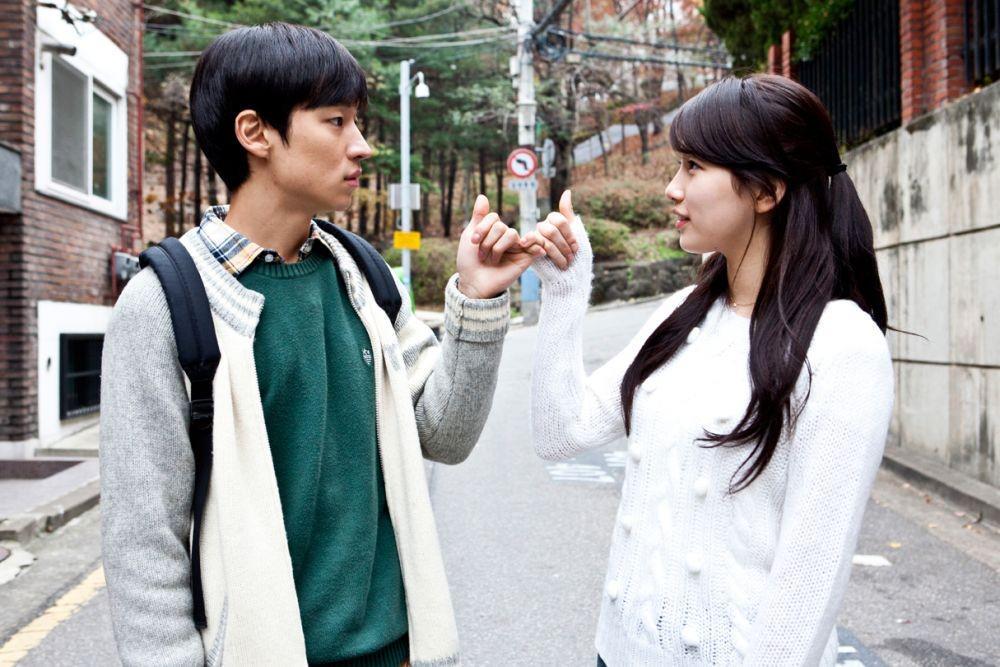 5 Film dan Drama Korea tentang Cinta Pertama Tak Selalu Berakhir Indah