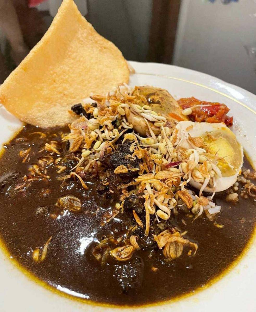 rawon (instagram.com/sijempol_bdg)