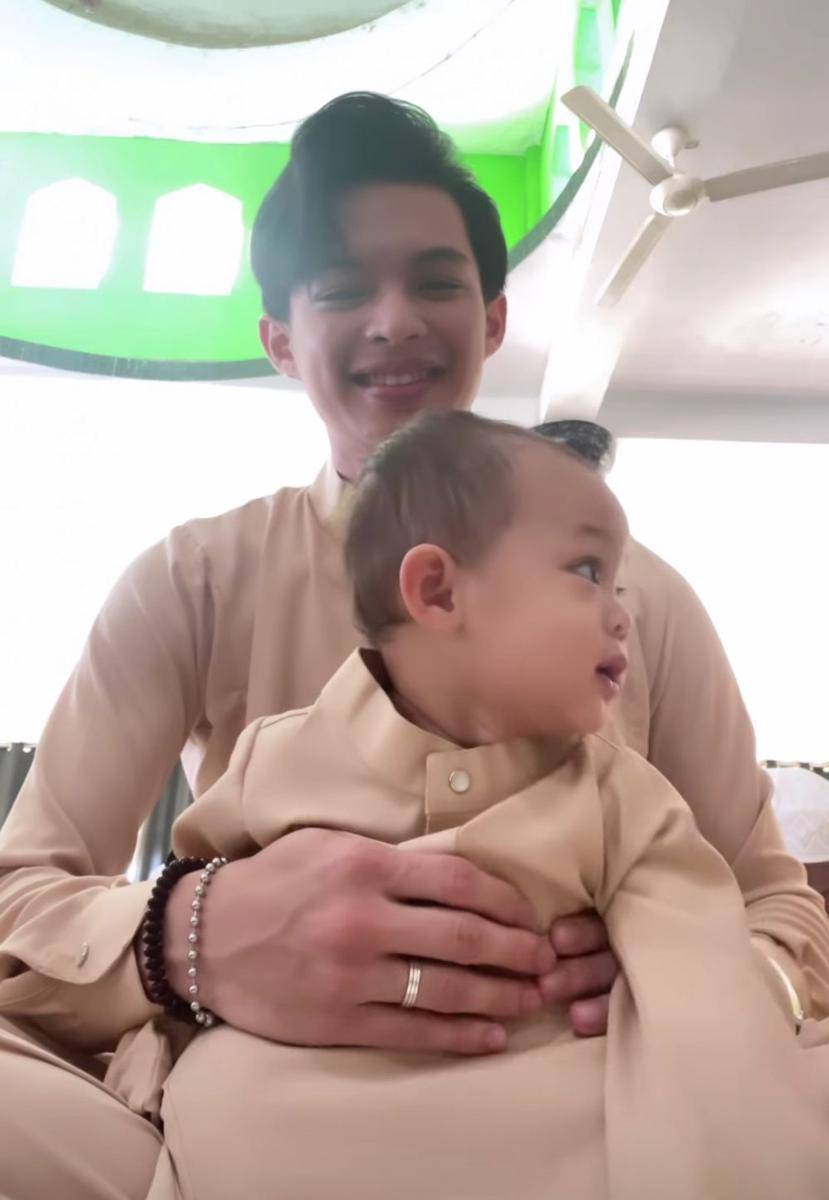 potret keluarga Dinda Hauw dan Rey Mbayang (instagram.com/rey_mbayang)