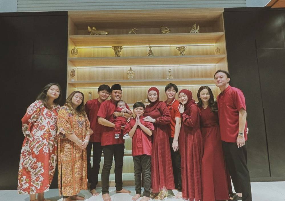 potret Mahalini bersama Rizky Febian rayakan lebaran (instagram.com/rizkyfbian)