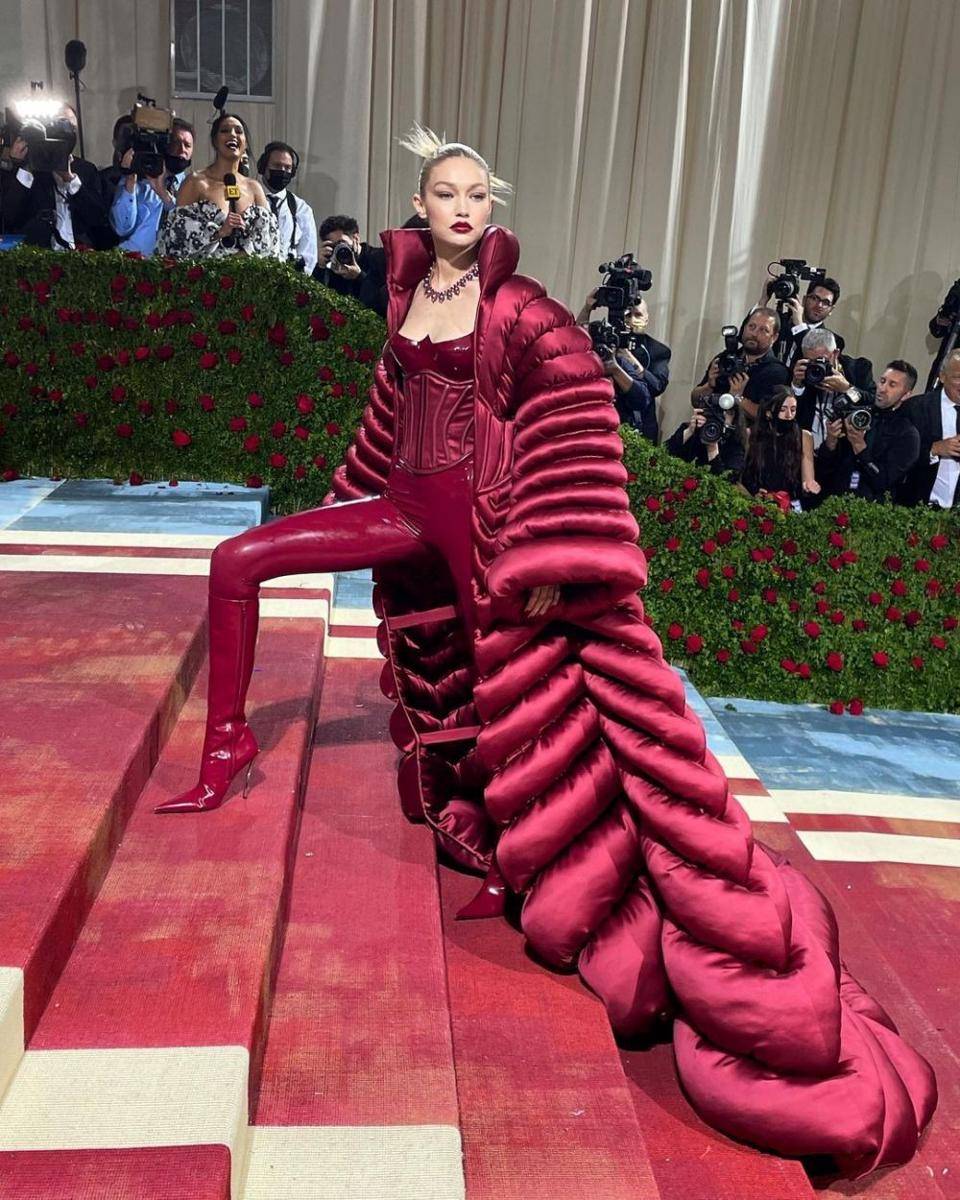 Gigi Hadid di Met Gala 2022 (instagram.com/metmuseum)