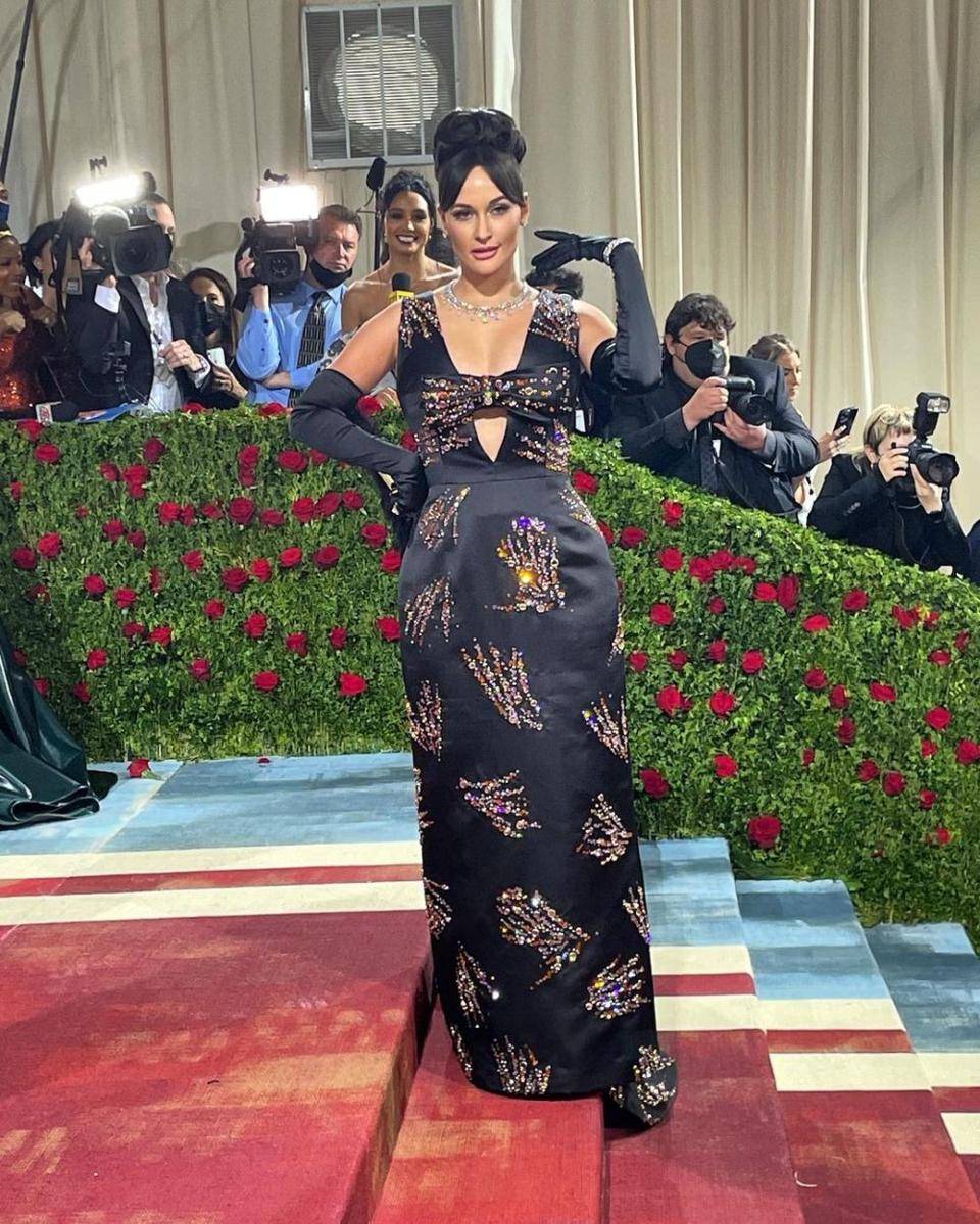 Kacey di Met Gala 2022 (instagram.com/metmuseum)