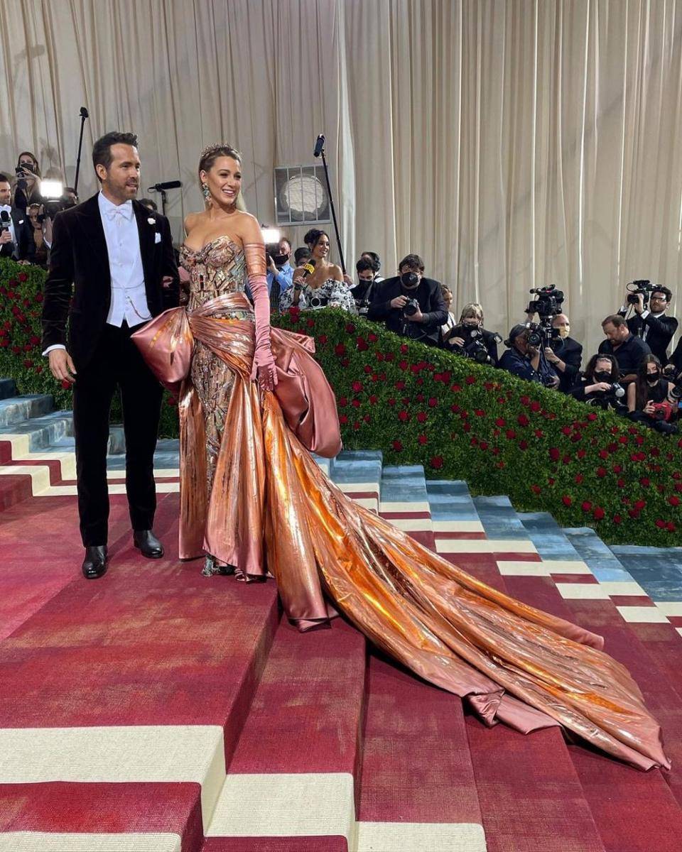 Blake Lively di Met Gala 2022 (instagram.com/metmuseum)