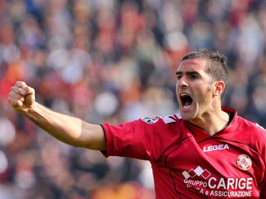 potret Cristiano Lucarelli berseragam Livorno (gentlemanultra.com)