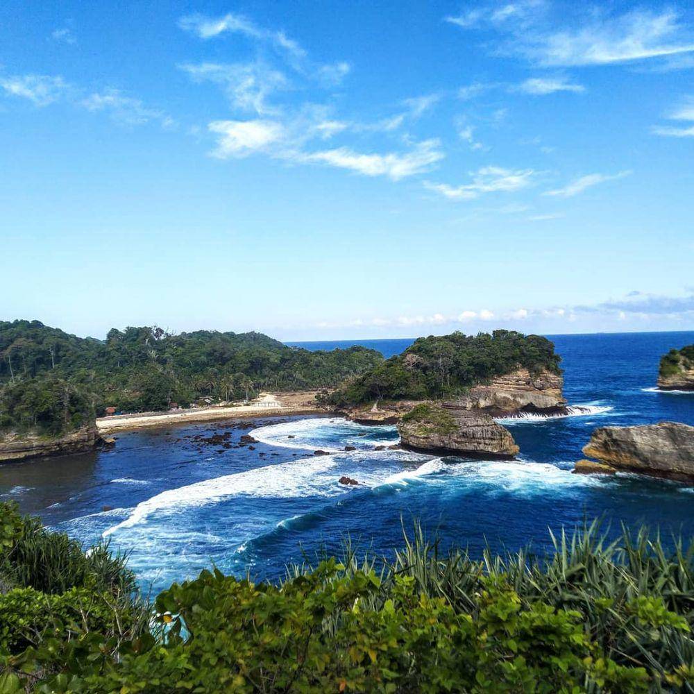potret pantai ngliyep (instagram.com/Vincensiusz)