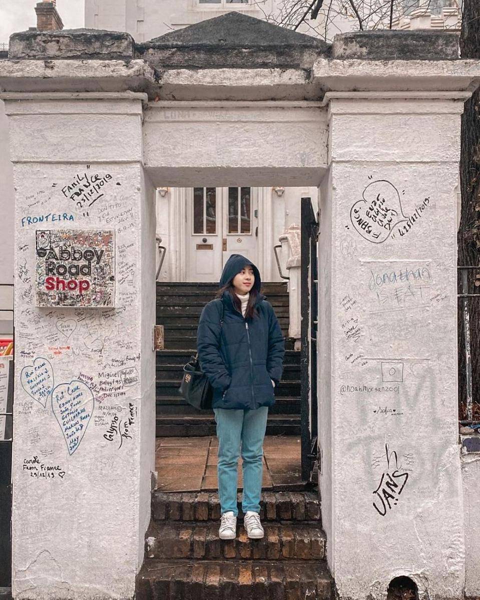 OOTD celana panjang ala Aurel Valen (instagram.com/Aurel Valen)