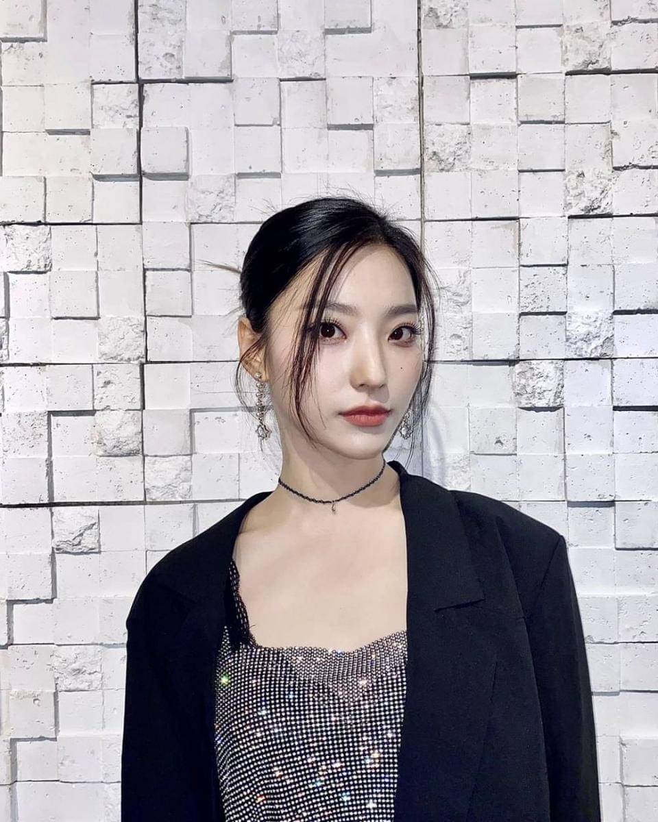 Saerom Fromis_9 (instagram.com/saeromssee)