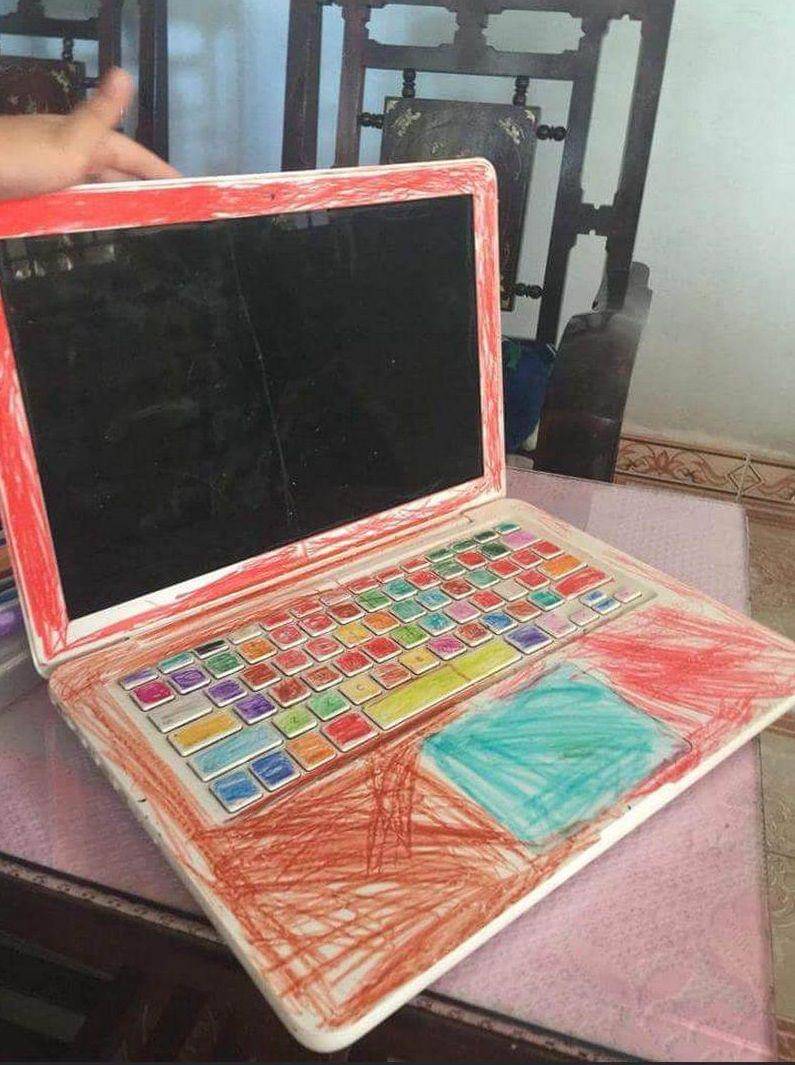 potret barang elektronik rusak (reddit.com/user/Son0fSun)