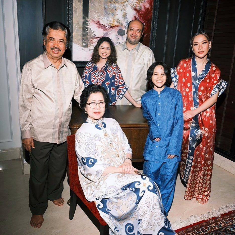 Lebaran Keluarga BCL (instagram.com/bclsinclair)