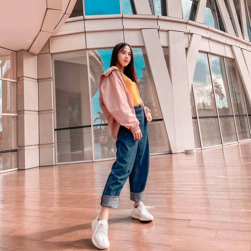 OOTD celana panjang ala Aurel Valen (instagram.com/Aurel Valen)