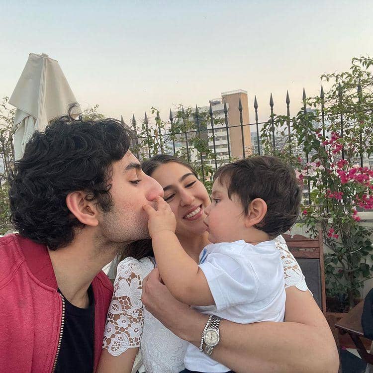 keluarga Sara Ali Khan (instagram.com/saraalikhan95)