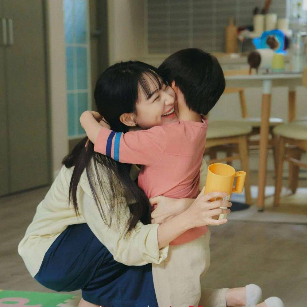 Cuplikan Shin Min Ah di drama Our Blues (instagram.com/ourbluesdrama)
