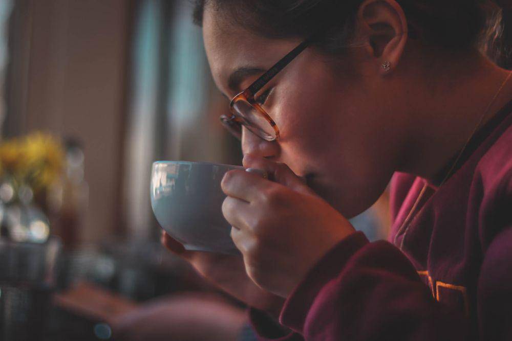 daun teh mengandung zat antioksidan (unsplash.com/Parker Johnson)