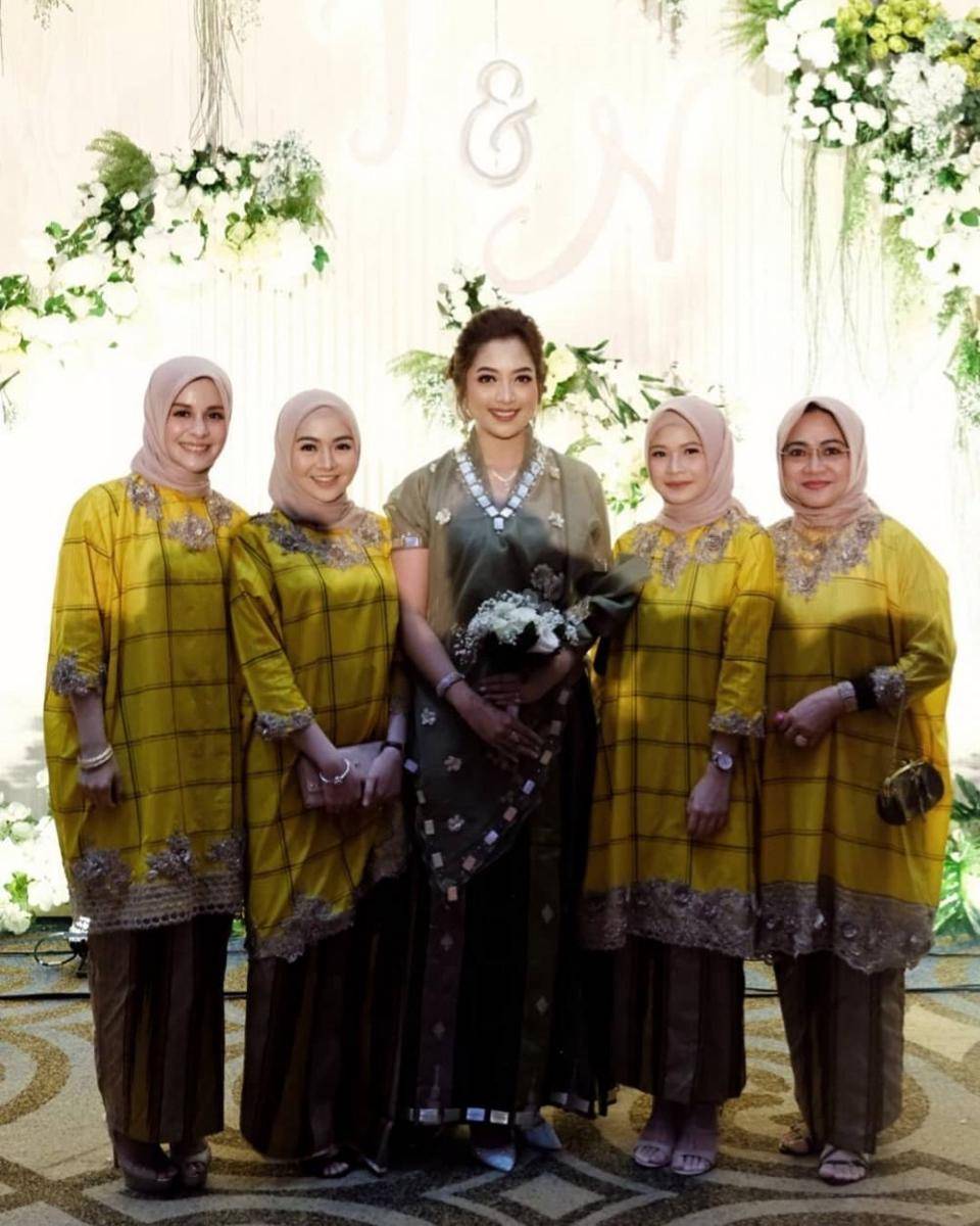Baju Bodo Modern untuk Kondangan (instagram.com/prispkaparamita)