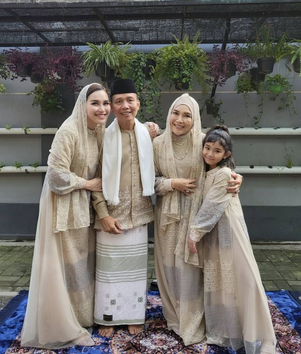 potret lebaran Ayu Ting Ting (instagram.com/ayutingting92)