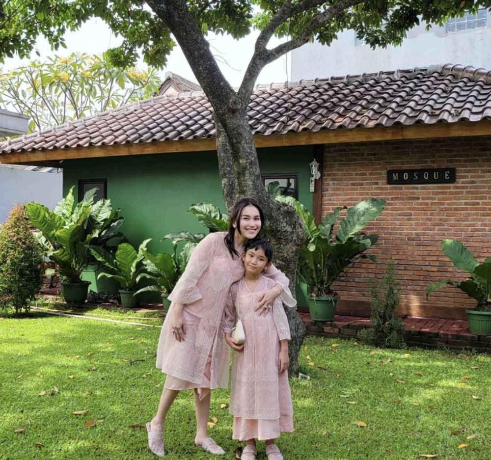 potret lebaran Ayu Ting Ting (instagram.com/ayutingting92)