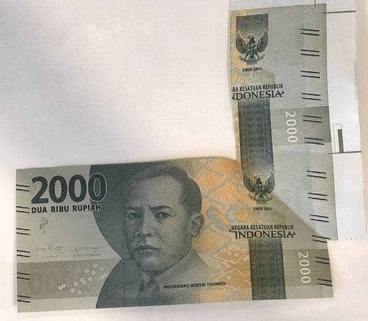 uang salah potong (instagram.com/humorsantuy)