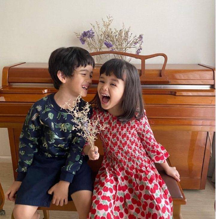 River dan Clover Albar (instagram.com/renata711)
