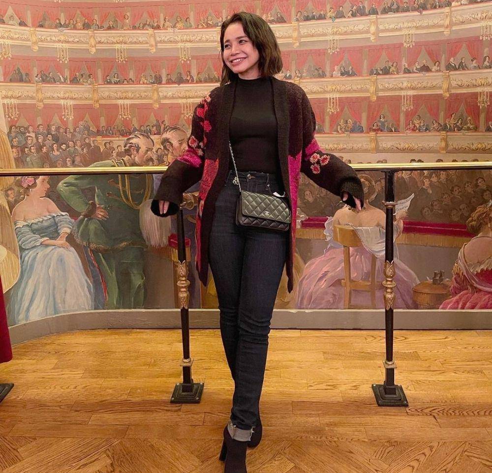 Rossa ( instagram.com/itsrossa910)