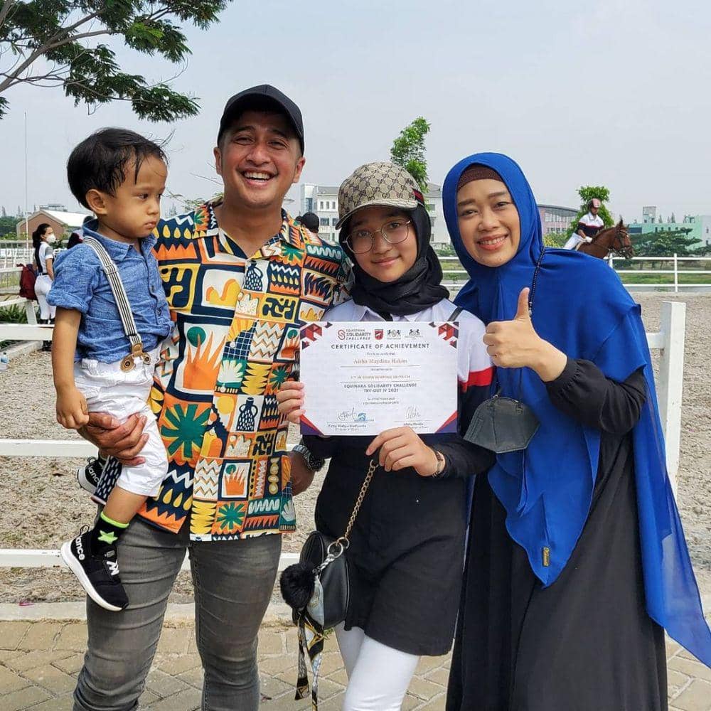 potret keluarga Irfan Hakim (instagram.com/aishakeem15)