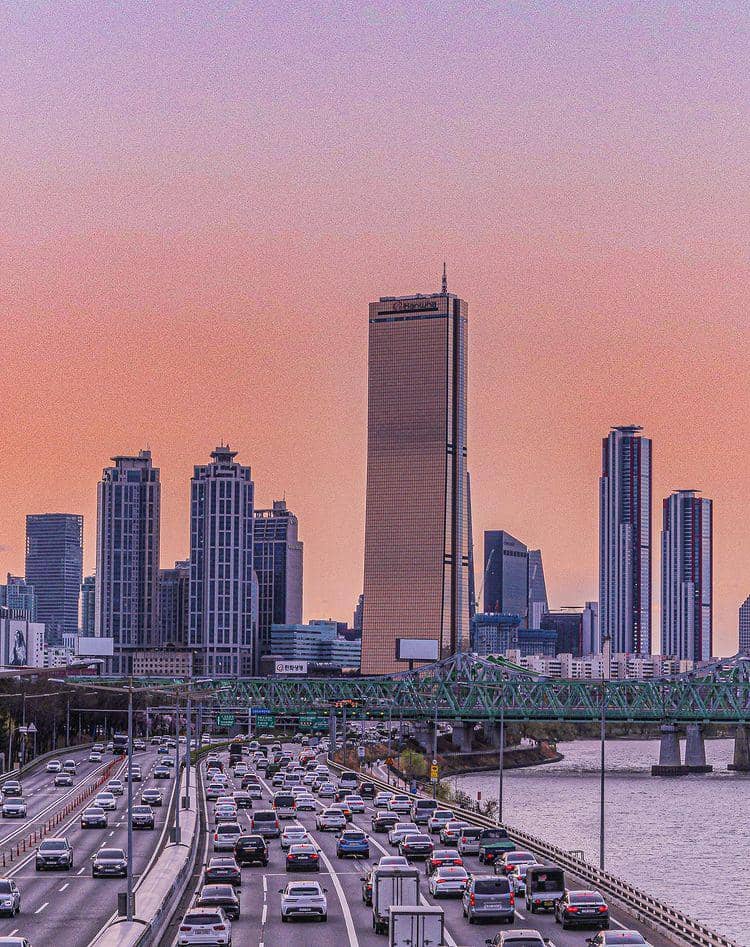 Hangang Bridge (instagram.com/ _03.yoon)