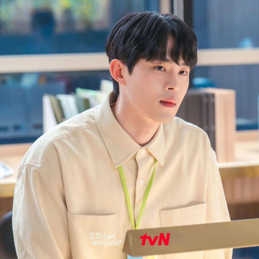 cuplikan drama O'PENing: What Are You Doing in the Office, Share? (instagram.com/tvn_o.pening)