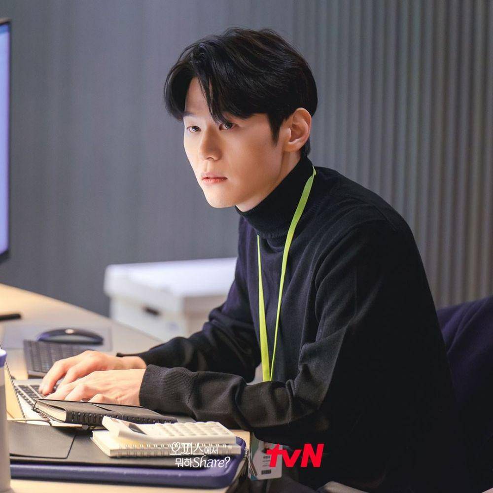cuplikan drama O'PENing: What Are You Doing in the Office, Share? (instagram.com/tvn_o.pening)