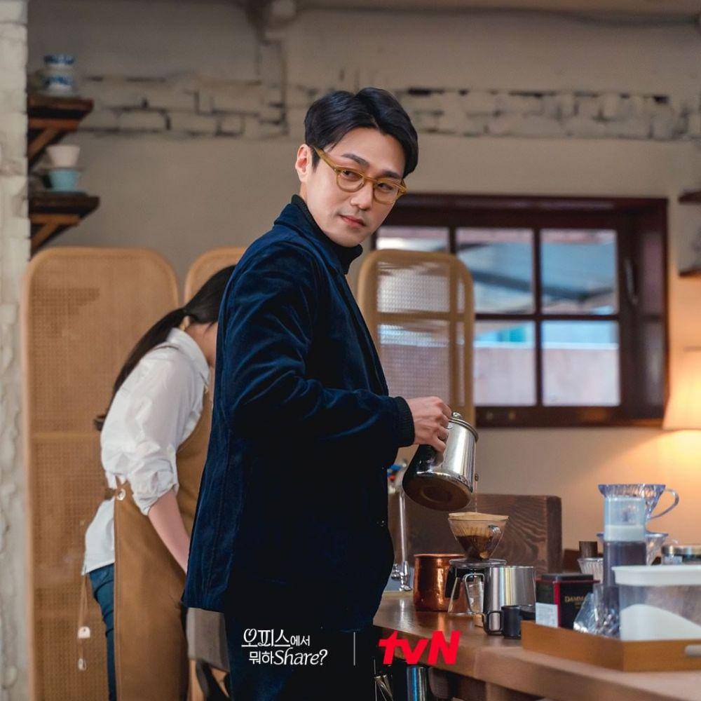 cuplikan drama O'PENing: What Are You Doing in the Office, Share? (instagram.com/tvn_o.pening)