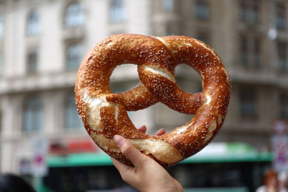 5 Street Food Populer Khas Romania Ini Sayang untuk Dilewatkan