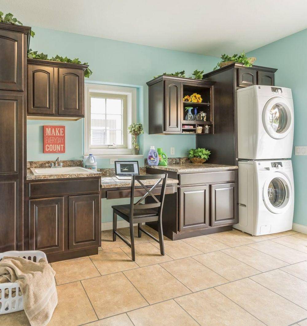 Desain Laundry Room (instagram.com/rochester_homes_inc)