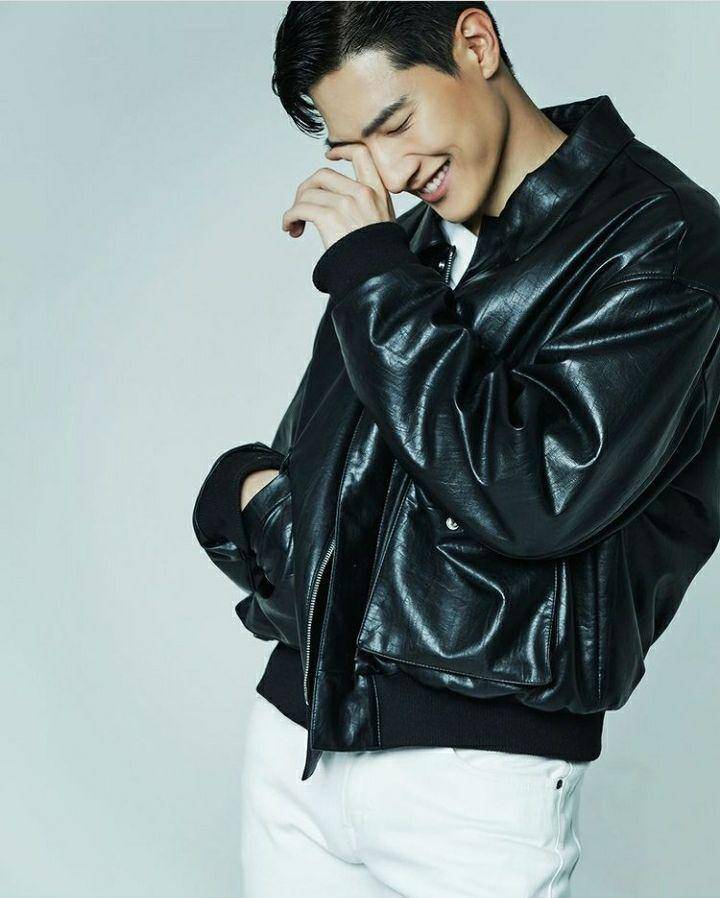 ootd Noh Sang Hyun (instagram.com/steveshnoh)