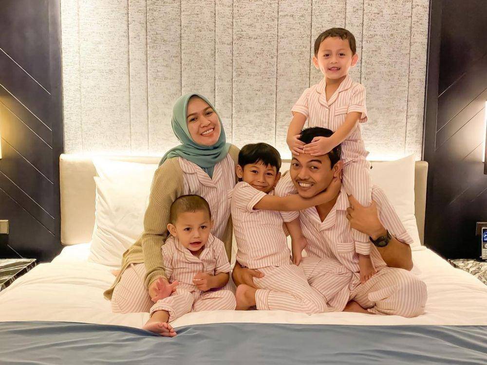 potret keluarga Ovie Wali Band (instagram.com/riaa_ovie)