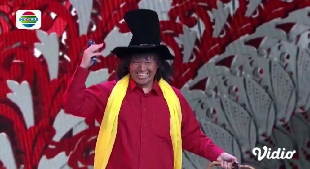potret Gilang Dirga peragakan gaya Pak Tarno (dok. youtube.com/Indosiar)