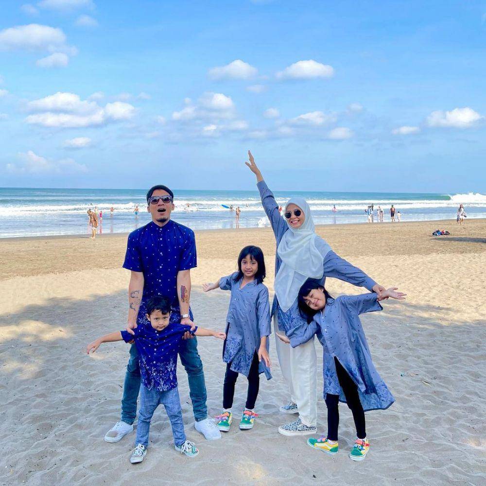keluarga Desta (instagram.com/desta80s)
