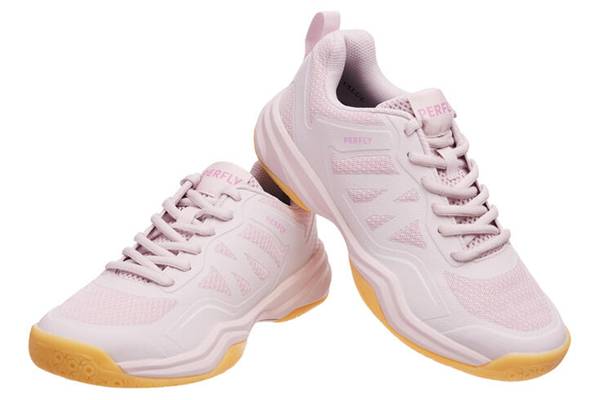 PERFLY Bs 530 sebagai rekomendasi sepatu tenis untuk wanita (decathlon.co.id)