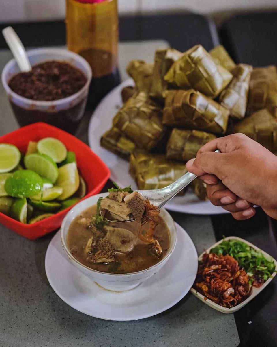 Coto Makassar (instagram.com/renibean)