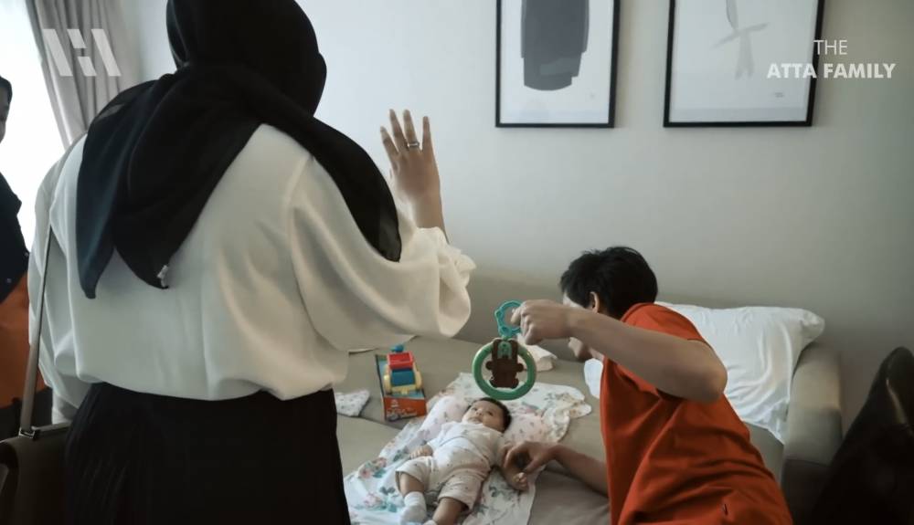 momen Atta dan Aurel belanja di Singapura (youtube.com/attahalilintar)