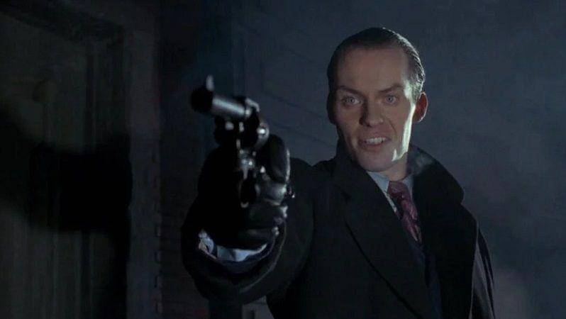 Jack Napier muda membunuh orang tua Bruce Wayne. (Dok. Warner Bros/Batman (1989))