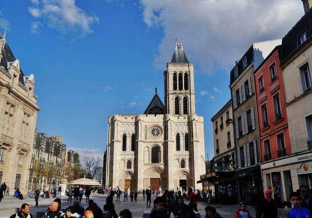 Basilika Saint Denis (commons.wikimedia.org/Zairon)