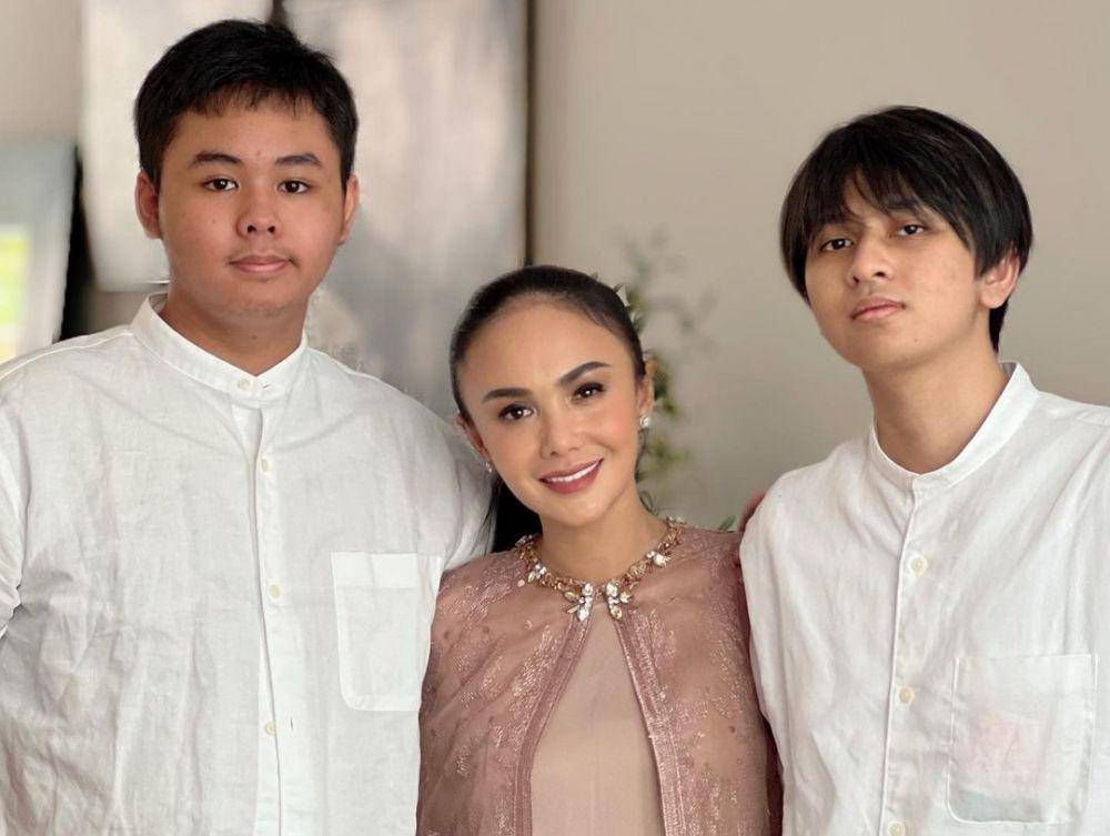 potret Yuni Shara bersama dua putranya (instagram.com/yunishara36)