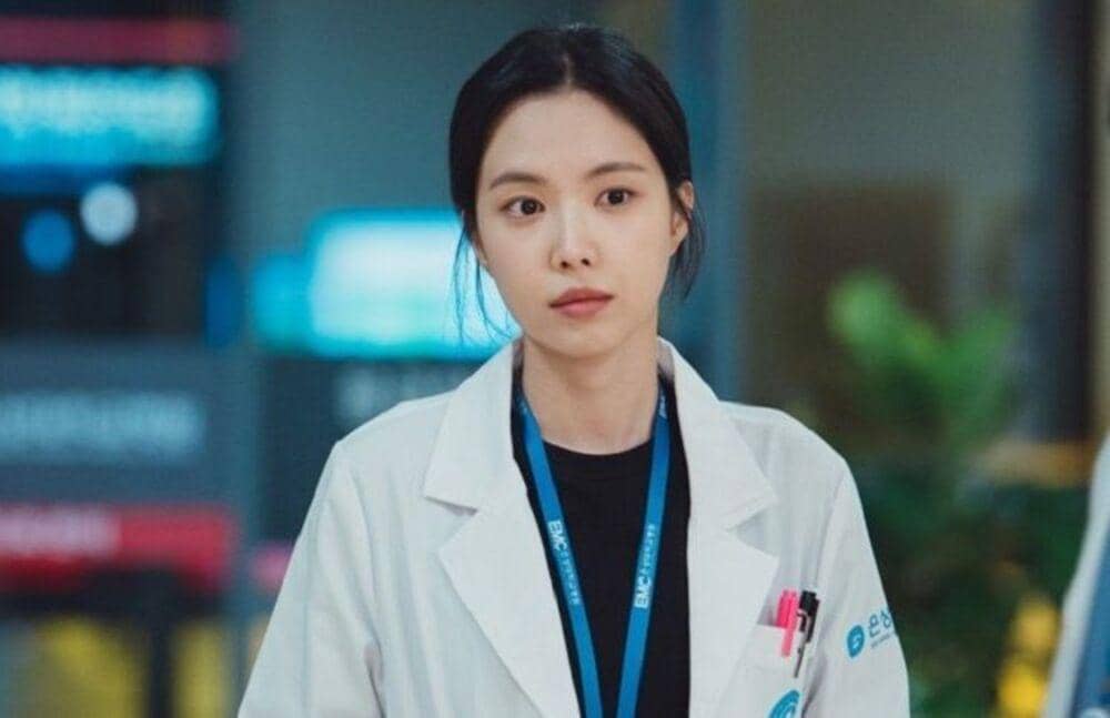 Son Na Eun di Ghost Doctor (program.tving.com)